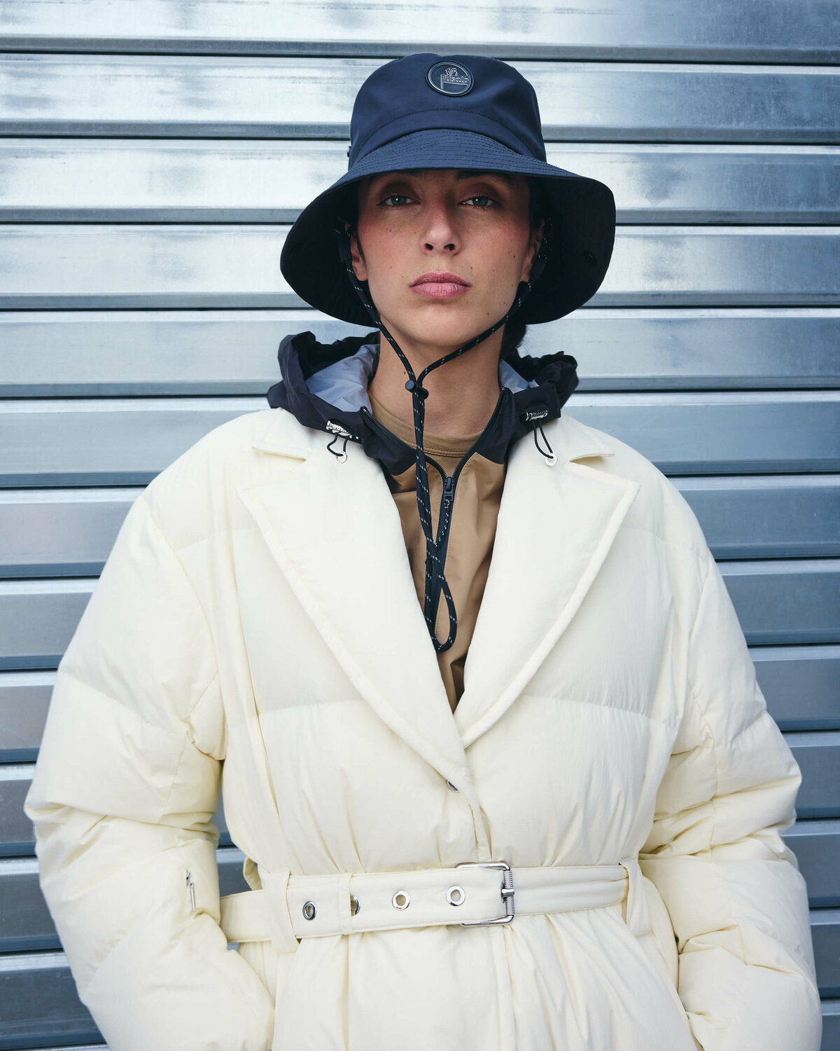 ESSENTIALS 26-20