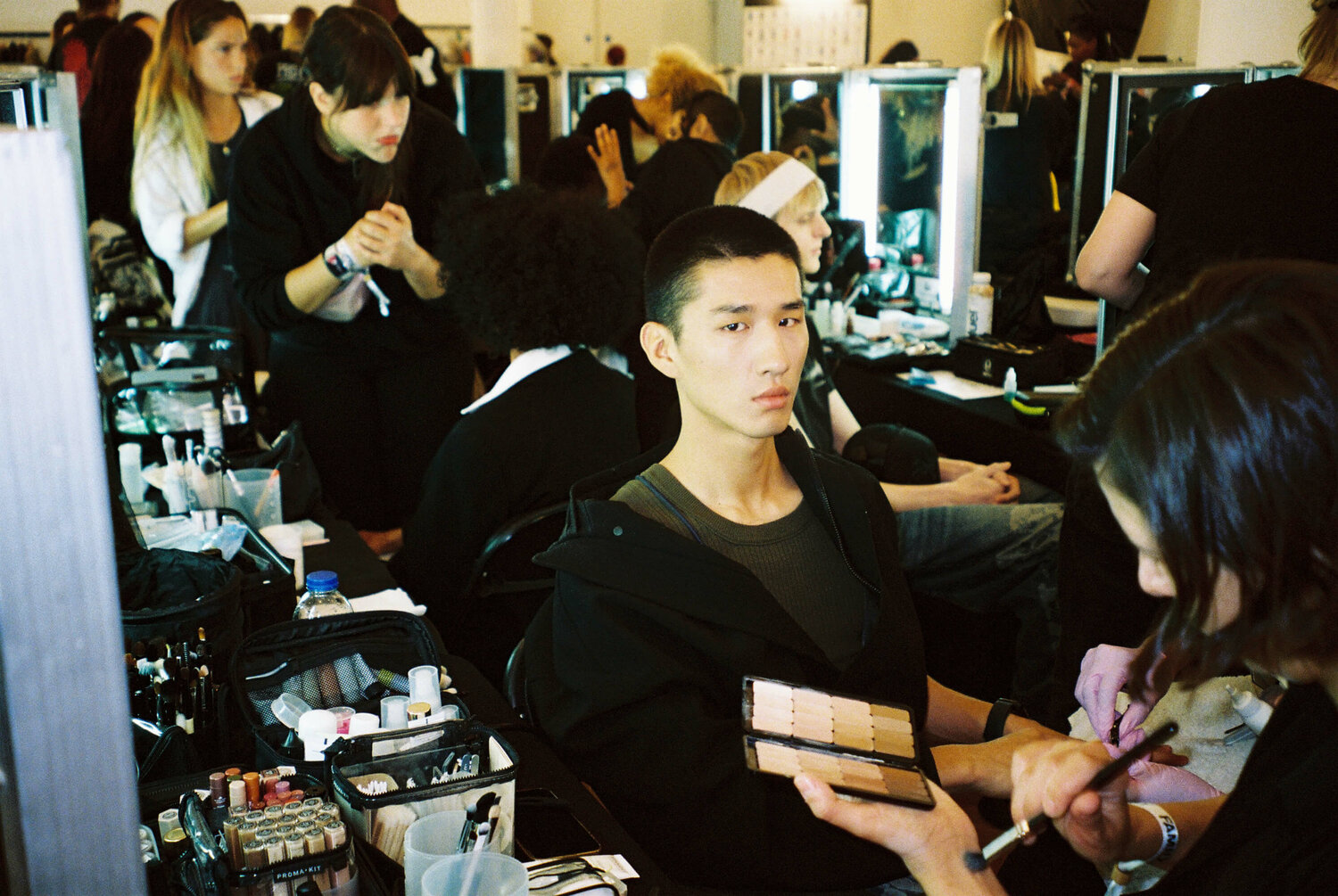 SHOW BACKSTAGE SS25-2