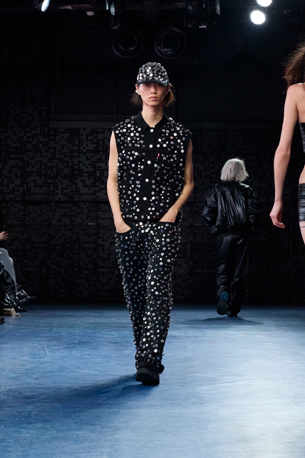 Fashion Show AW25-12