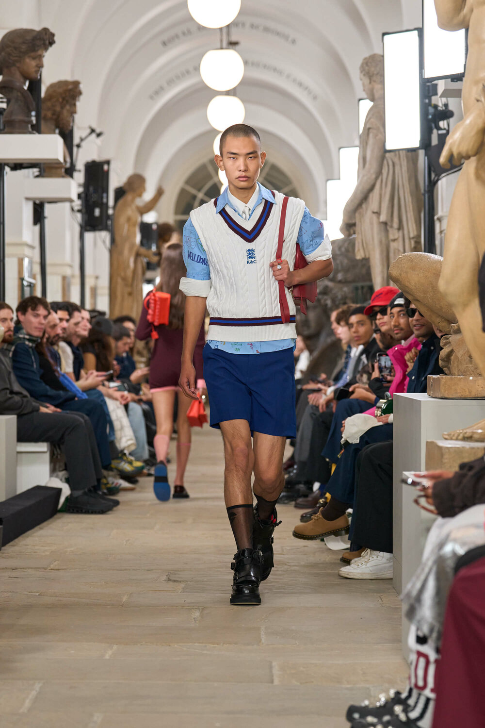 SHOW CONTENT SS25-10