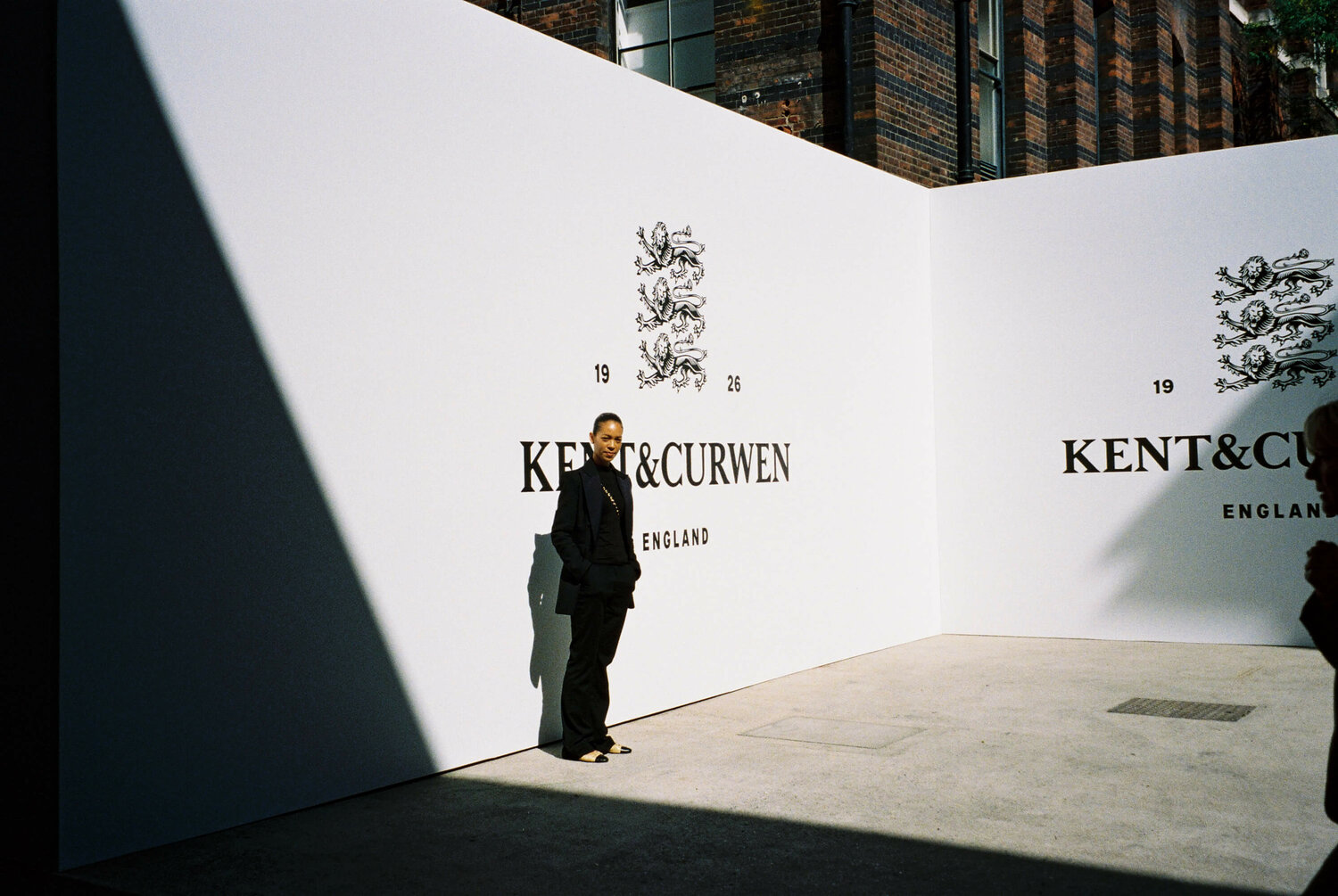 SHOW BACKSTAGE SS25-1