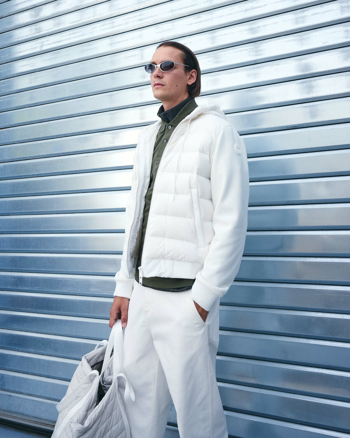 ESSENTIALS 26-24