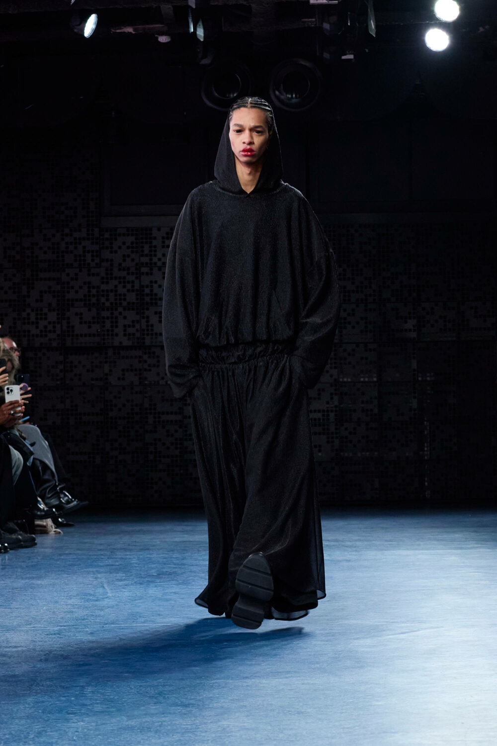 Fashion Show AW25-32