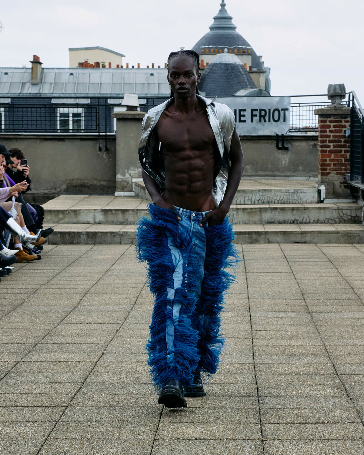 Fashion Show SS25-29